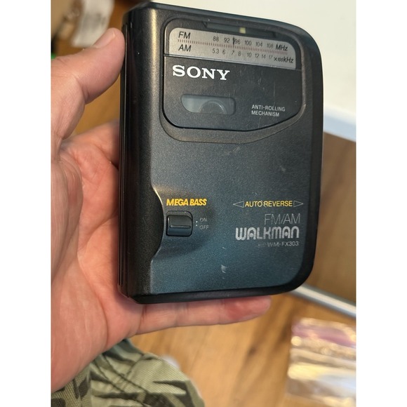 Sony Walkman WM-FX303 Personal AM/FM Radio Cassette Player  ( Tape Not Working) - Picture 1 of 6